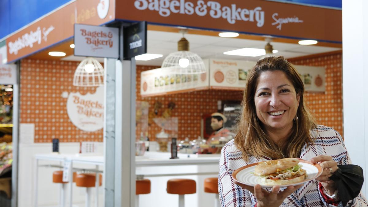 Eva Squarcia en su local del Mercat del Olivar