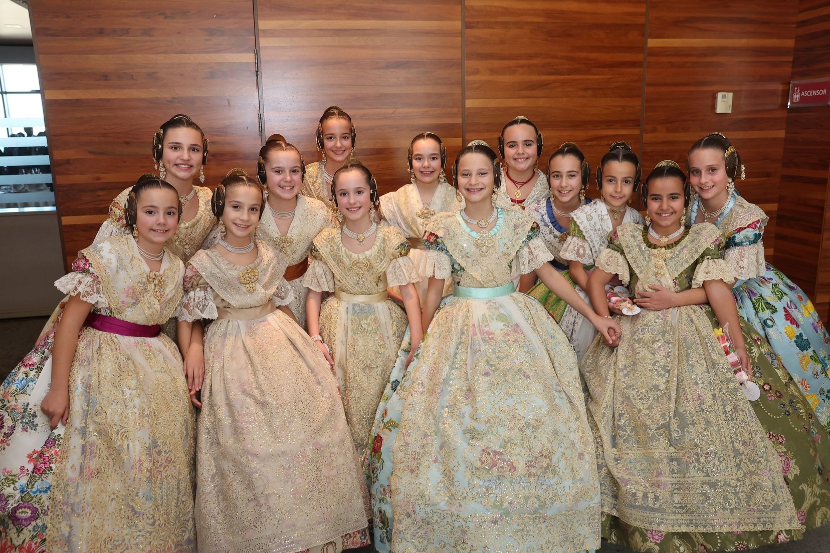 Visita de las infantiles a la presentación de Jacinto Benavente, la de Maria Mariner
