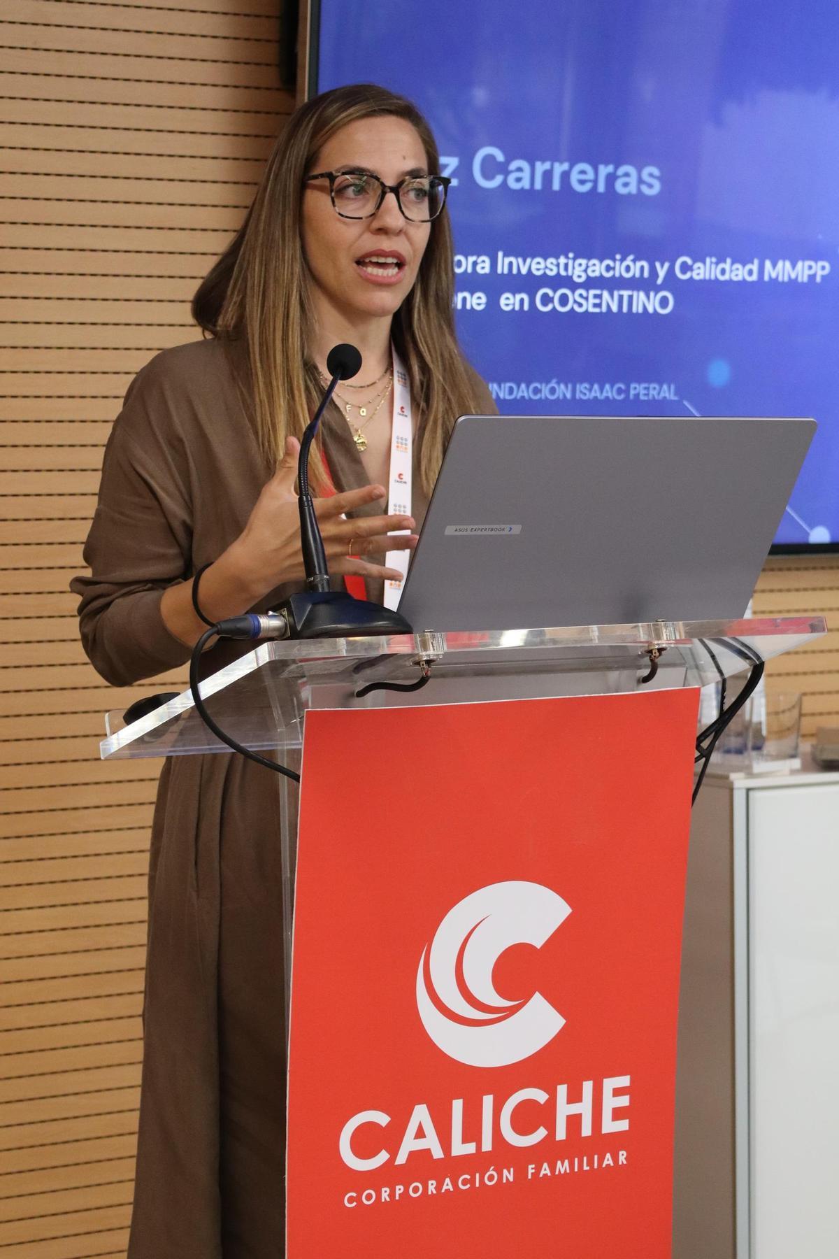 Paz Carreras, directora de Investigación y Calidad de Materias Primas en Silestone (Cosentino).