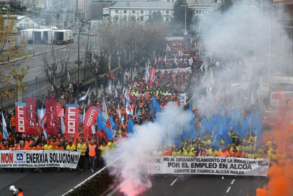 Manifestación en defensa del empleo en Alcoa