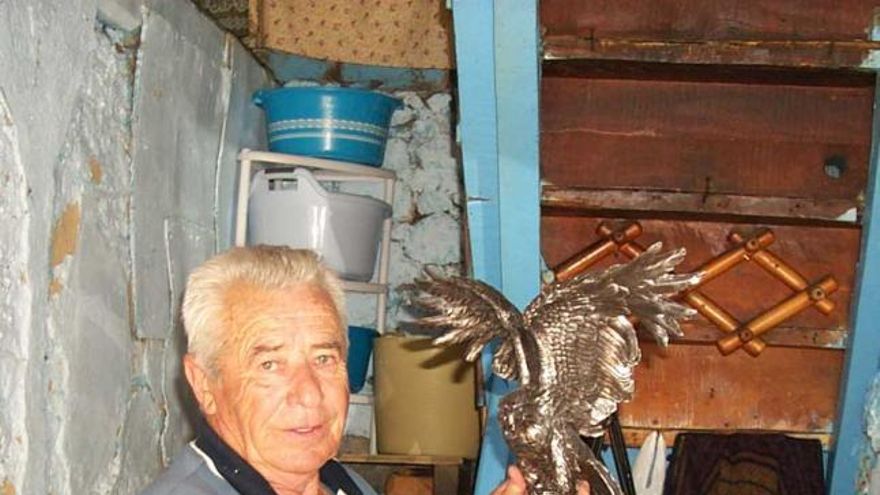 Juan Tomás Martínez, en su casa de Caín, en 2002.
