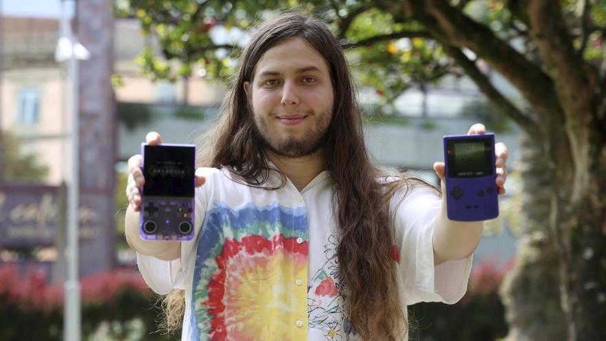 L.E.O, o creador que mete a mitoloxía galega no videoxogo máis retro de todos