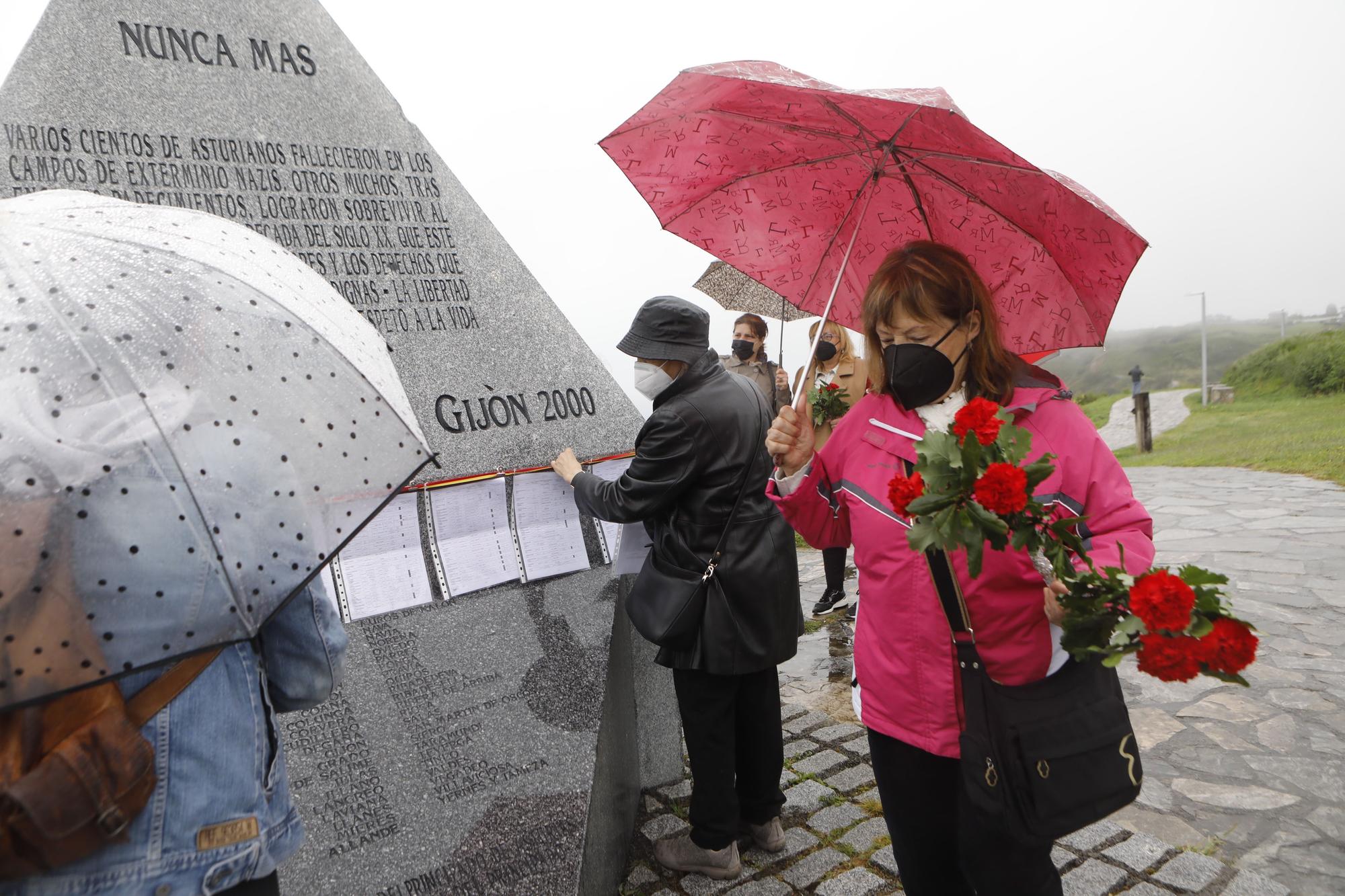 Homenaje en Gijón a las víctimas de los campos de concentración nazis