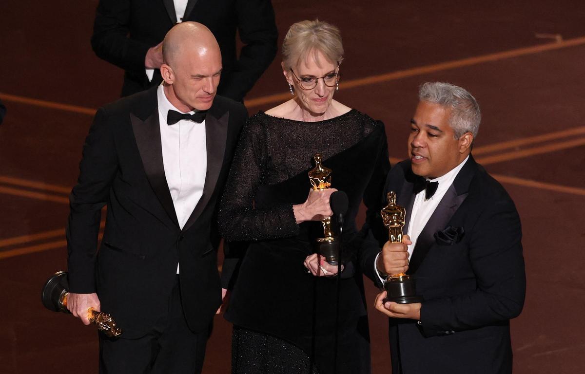 Gareth John, Gwendolyn Yates Whittle y Juan Peralta recogen el Oscar a mejor sonido por F1