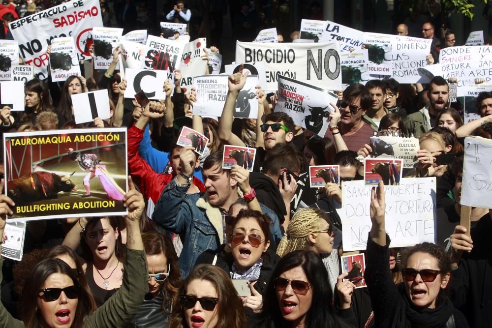 Manifestación y performance antitaurina en Valencia