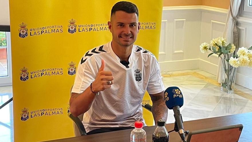 Vitolo, durante su presentación, en el hotel de concentración en Mijas.