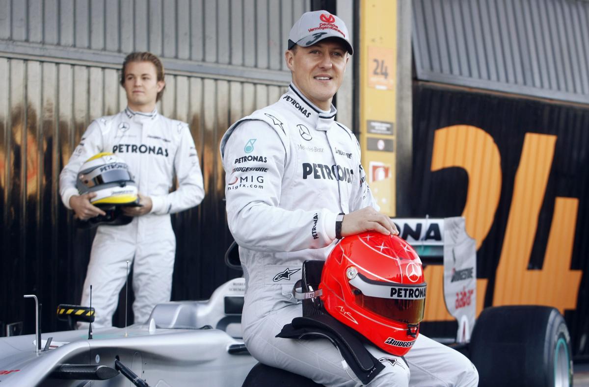Schumacher y Rosberg con Mercedes en la presentación del monoplaza de 2010 en el Circuit Ricardo Tormo de Cheste