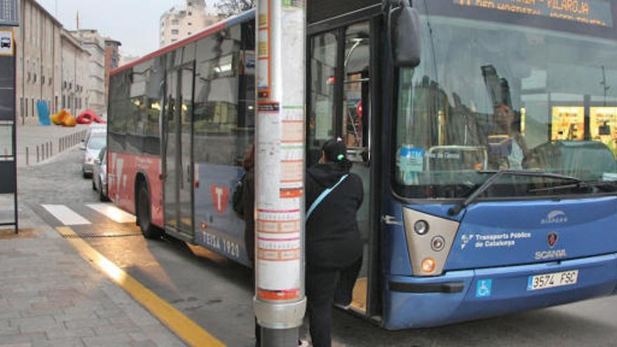 La T-10 per viatjar en autobús a Girona és la segona més cara de 38 ciutats de l&#039;Estat