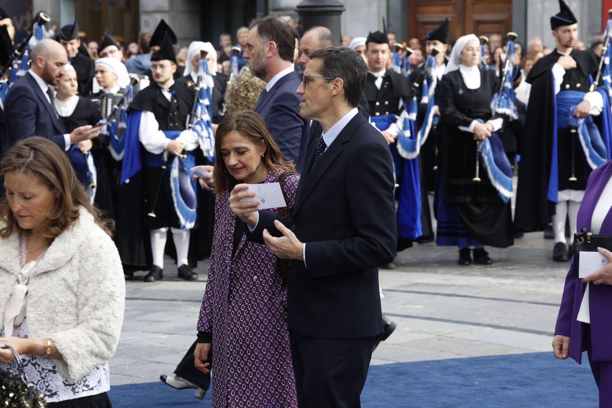 Así fue la llegada de los invitados a los premios "Princesa de Asturias" y su paso por la alfombra azul