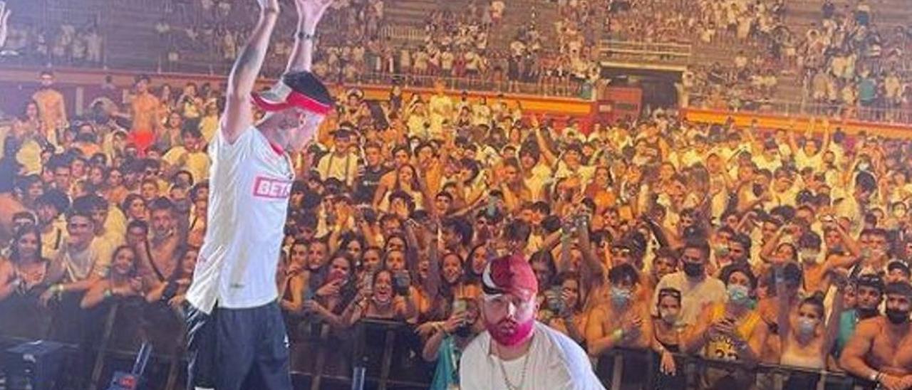 El concierto en la plaza de Toros de Palma, uno de los lugares sospechosos como origen de los brotes.