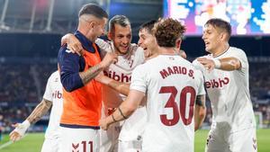 Resumen, goles y highlights del Levante 2 - 2 Eibar de la jornada 39 de LaLiga EA Sports