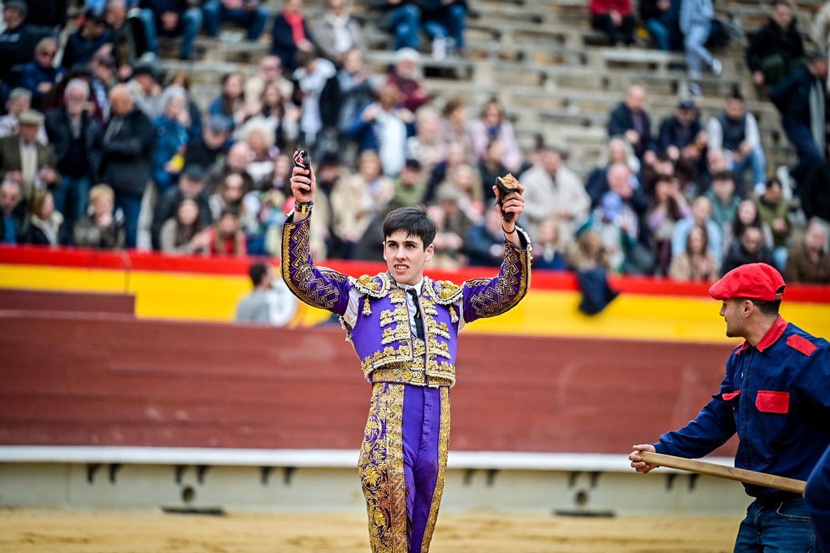 Íker de Virgilio, a hombros  en la novillada sin picadores