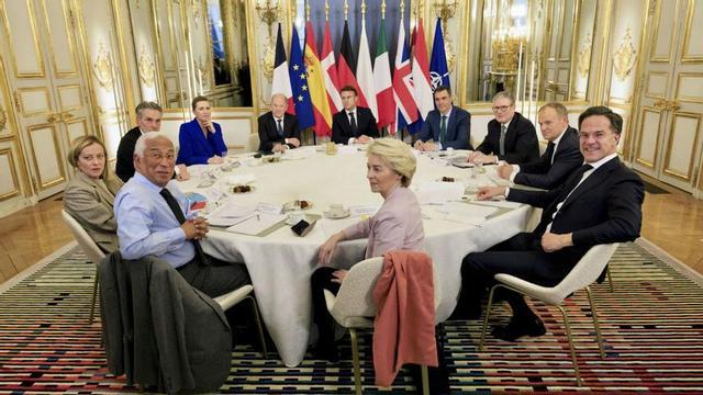 Reunió dels principals líders europeus i dels representants de l’OTAN a París.  | EFE