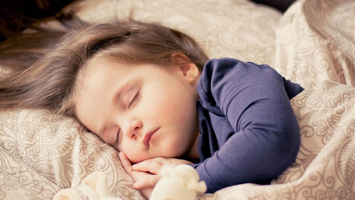 Dormir a un bebé tiene su ciencia.
