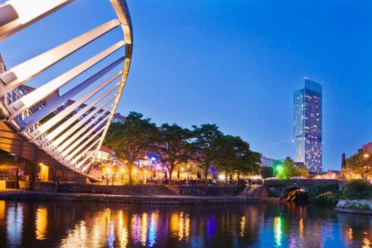 Puente Merchants con la Torre Hiltin o Beetham al fondo.