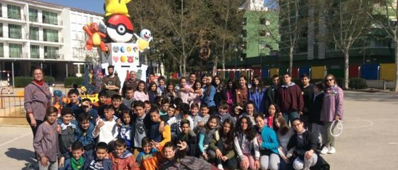 El «Gonga» monta una falla de Pokémons que limpian el mundo en Alaquàs