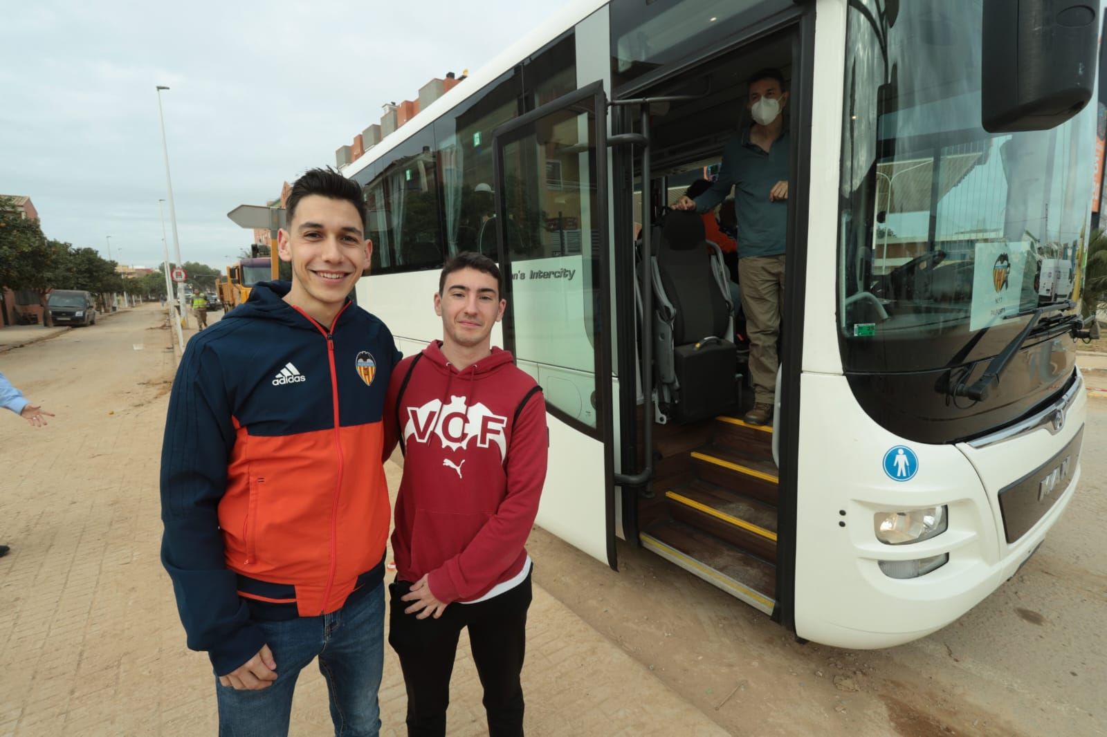 Autobuses de valencianistas para ver el Valencia - Betis en Mestalla