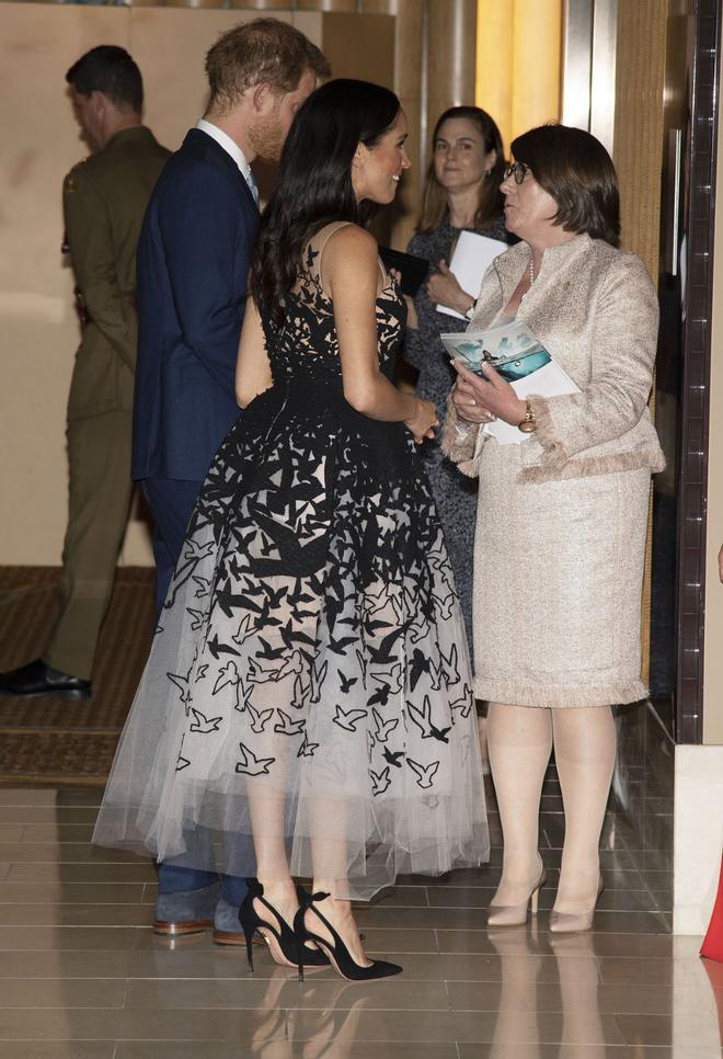 Meghan con vestido de Oscar de la Renta en los Australian Geographic Society 2