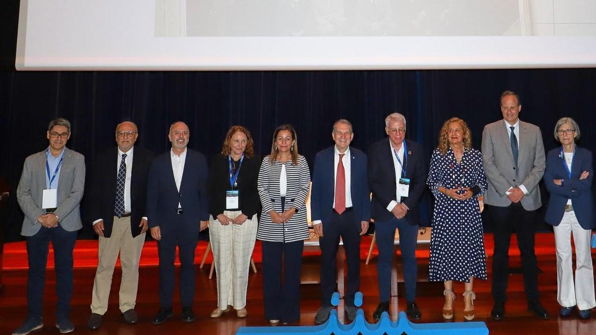 Autoridades y representantes del CSIC y el IIM, en la inauguración del encuentro.