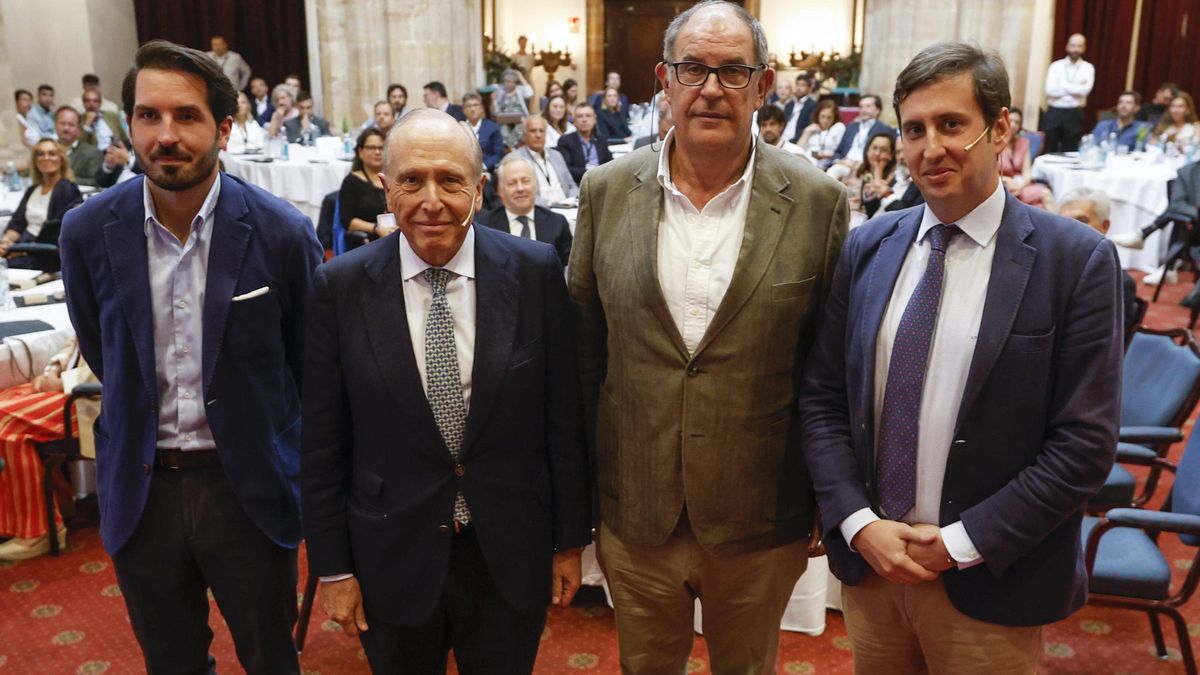 Por la izquierda Álvaro Platero Alonso, Luis Fernández-Vega Sanz, Álvaro Platero Díaz y Luis Fernández-Vega Cueto-Felgueroso