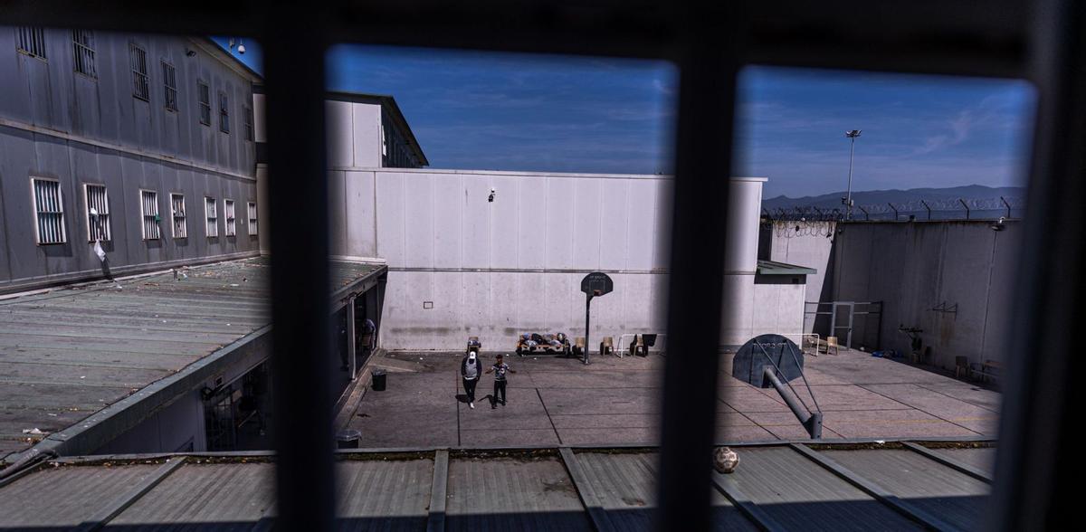 Catalunya tindrà inhibidors de mòbil a les presons i 256 places més per a reclusos