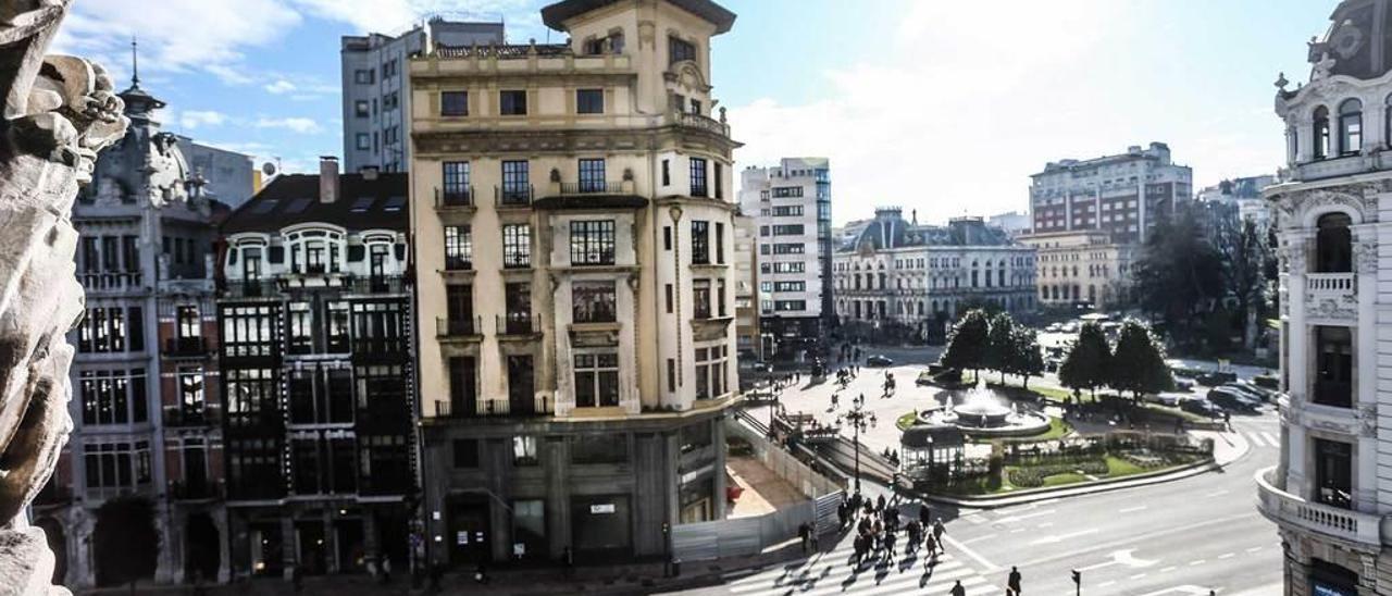 El Campoamor, cara y cruz de un aniversario