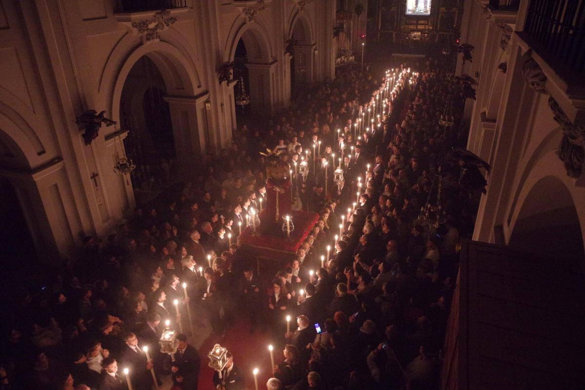 Traslado claustral del Cristo de la Humildad en la Victoria el Lunes de Pasión de 2026
