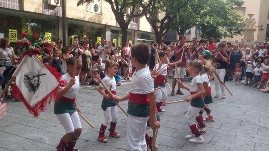 Bastoners participants a la cercavila infantil d&#039;Esparreguera