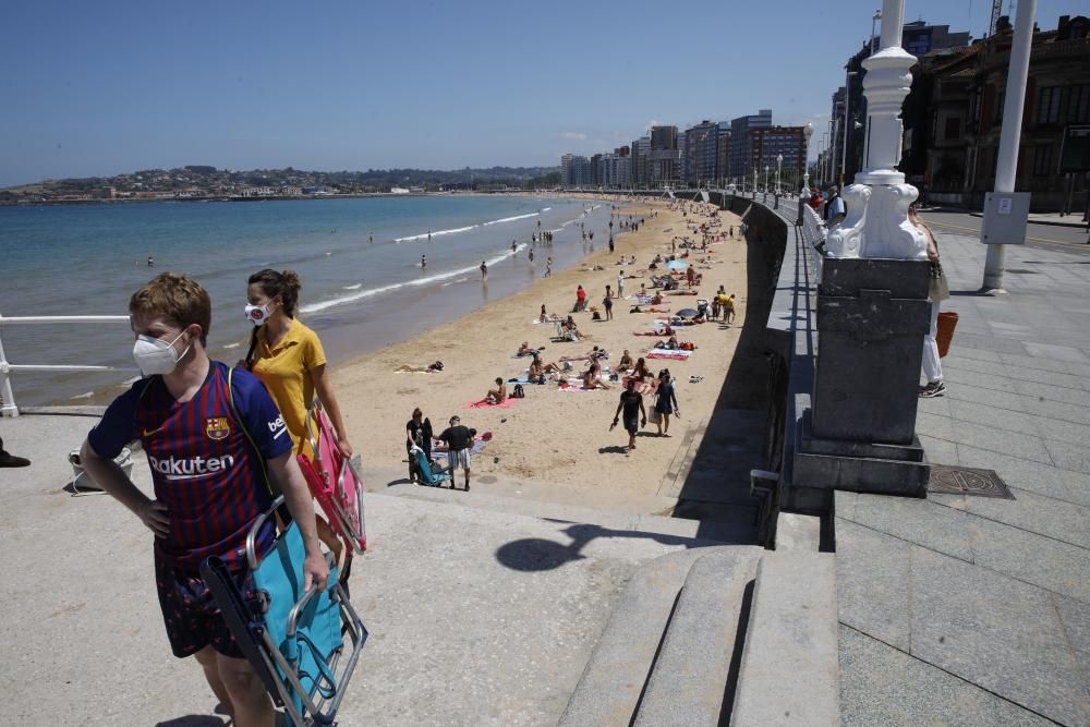 Sábado de playa en Asturias: parcelas de arenal