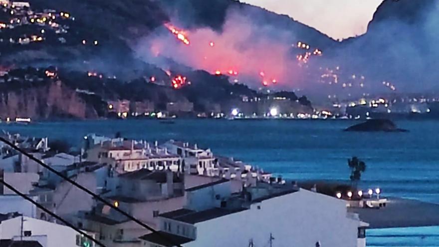 Estas son las imágenes del incendio de Altea Hills y el Mascarat