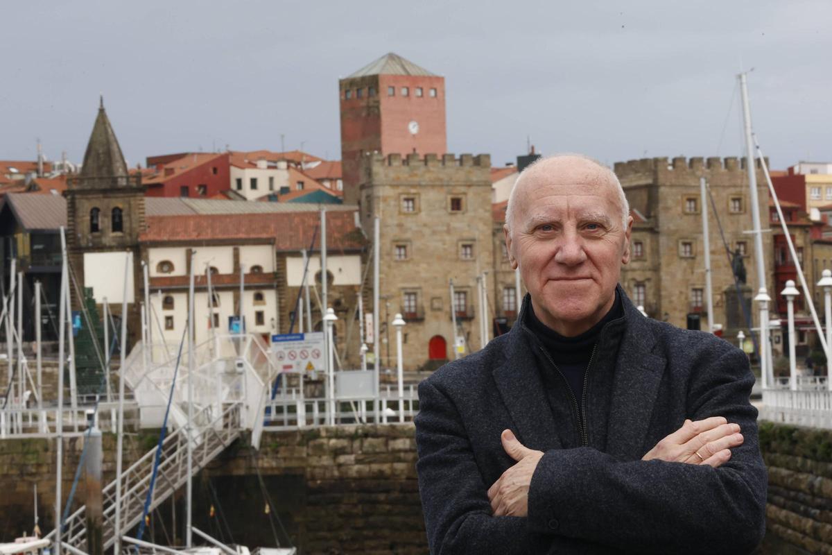 Faustino Blanco, en el Puerto Deportivo de Gijón.