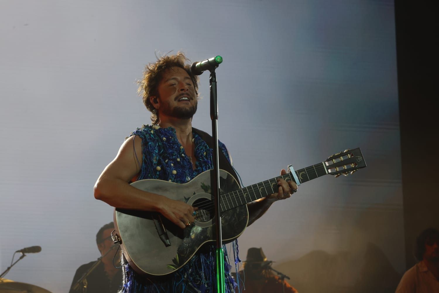 Manuel Carrasco arrebata en su concerto del Roig Arena: todas las imágenes