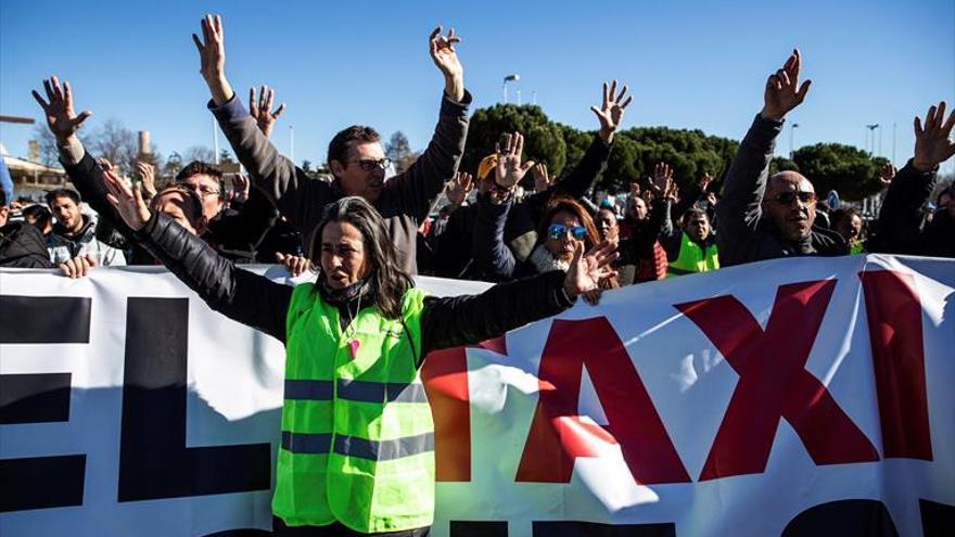 El taxi de Madrid rechaza la oferta de Carmena y Garrido