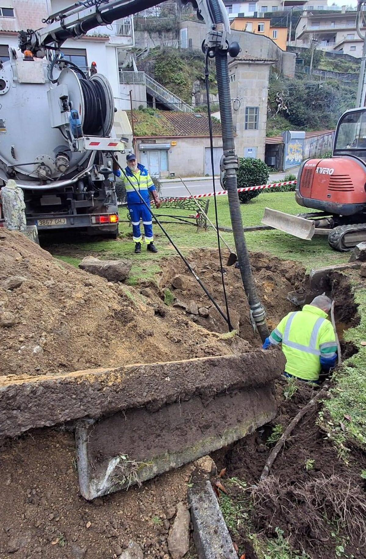 Obras en el colector de Aldán.