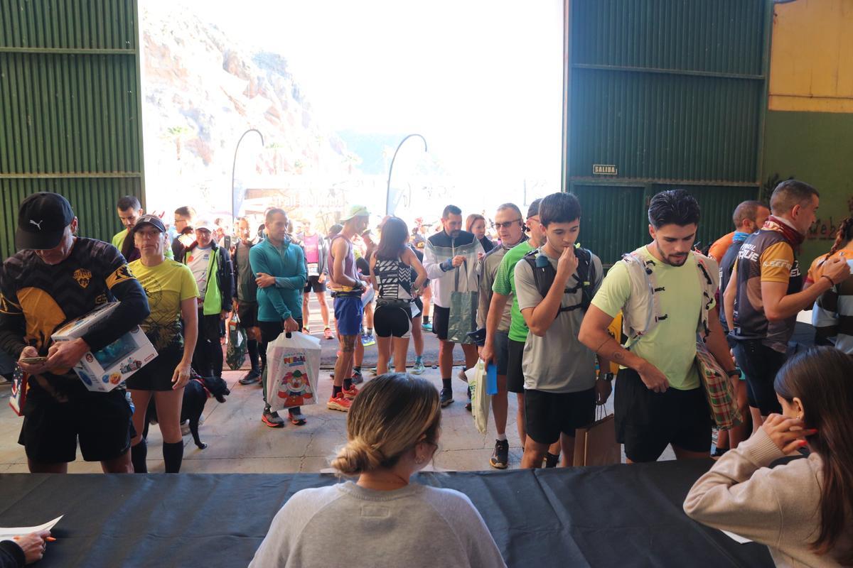 La Anaga Trail llena de juguetes a los niños