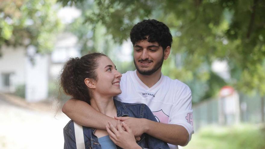 Amor en tiempos de guerra: la historia de dos jóvenes iraníes que se conocieron en Vigo