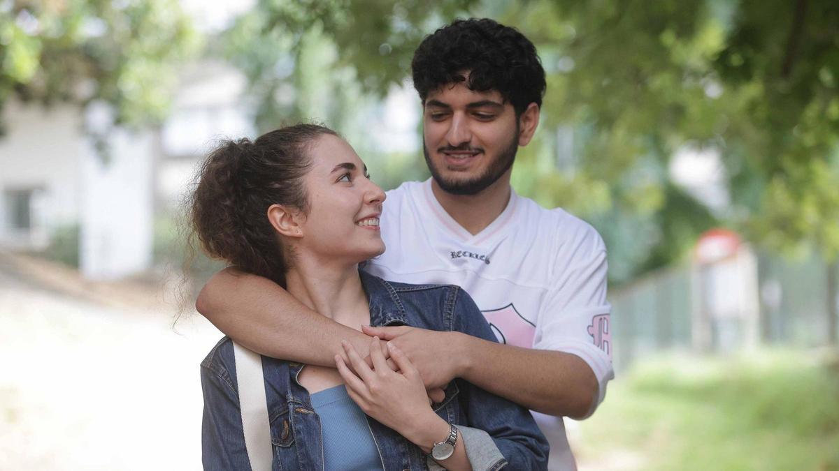La pareja Nima Shahriyari y Tara Shafaroodi, en Vigo.
