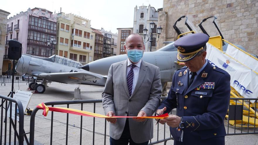 La Plaza Mayor de Zamora, aeropuerto de aviones militares