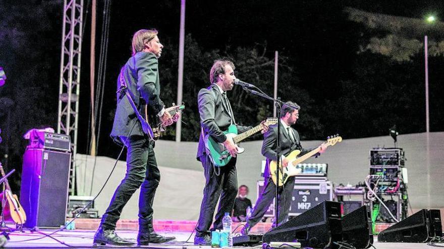 El grupo Idò Mata’ls Band, el lunes, durante su primera actuación ante el público ibicenco.