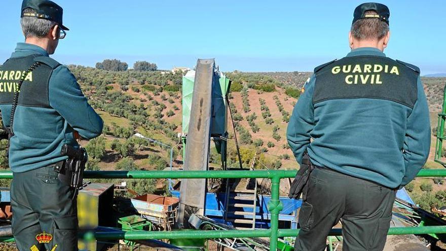 Detenidos tres acusados de un robo con fuerza en un local entre Luque y Baena