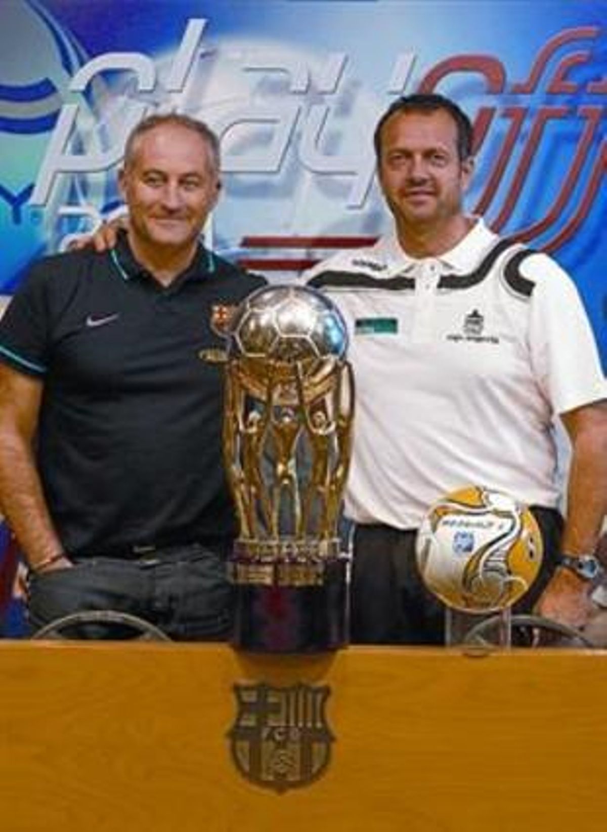 Carmona, tècnic del Barça, i Jesús Velasco, del Caja Segovia, ahir.