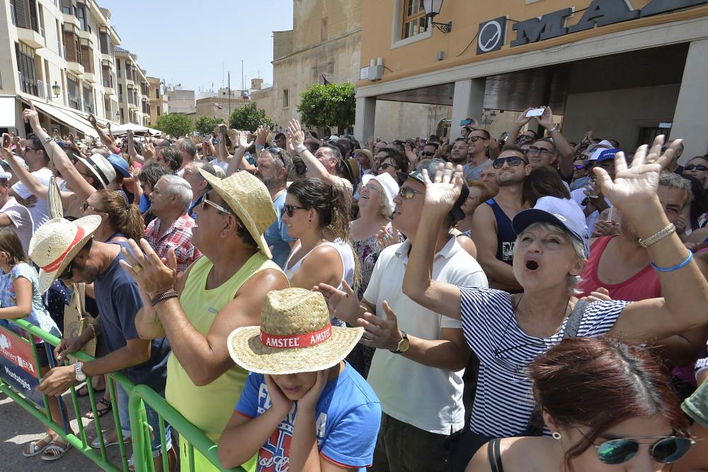 La última mascletà de las fiestas, a cargo de la Pirotecnia Ferrández, deja un gran sabor de boca.