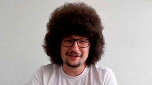 Frank Ilett, el influencer que se dejó el pelo largo por el Manchester United