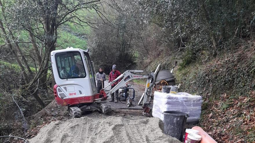 Valdés comienza el trimestre destinando 65.000 euros a pequeñas obras en todo el concejo