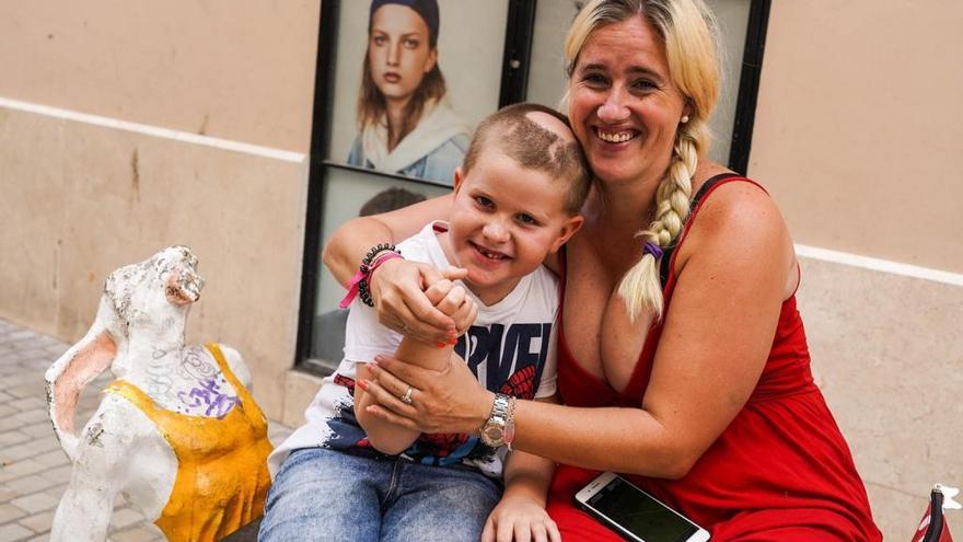 Noelia y Cristian posan en el centro de la capital malagueña.