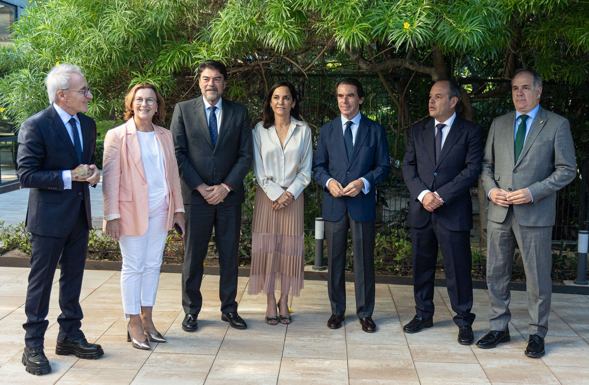 José María Aznar analiza la incertidumbre de la política nacional e internacional en un acto celebrado en Alicante