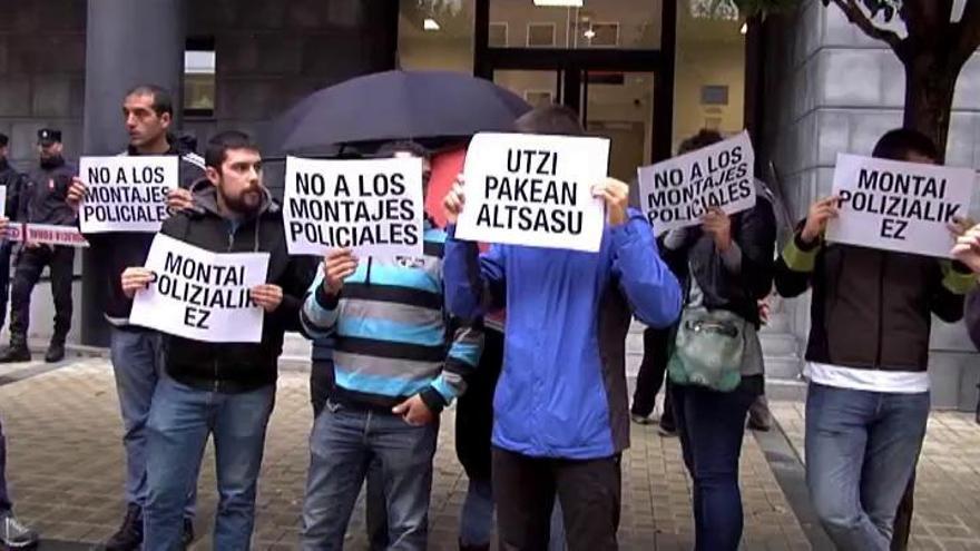 En libertad con cargos los dos detenidos por agredir a dos agentes de la Guardia Civil y sus novias