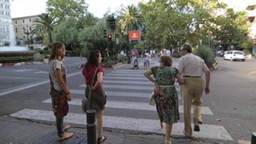 Herido un hombre tras ser atropellado por una moto en la Fuente Luminosa