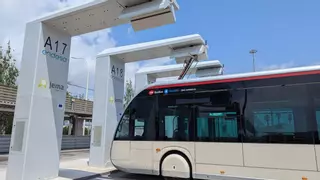 La cochera de autobuses de Zona Franca inicia su electrificación