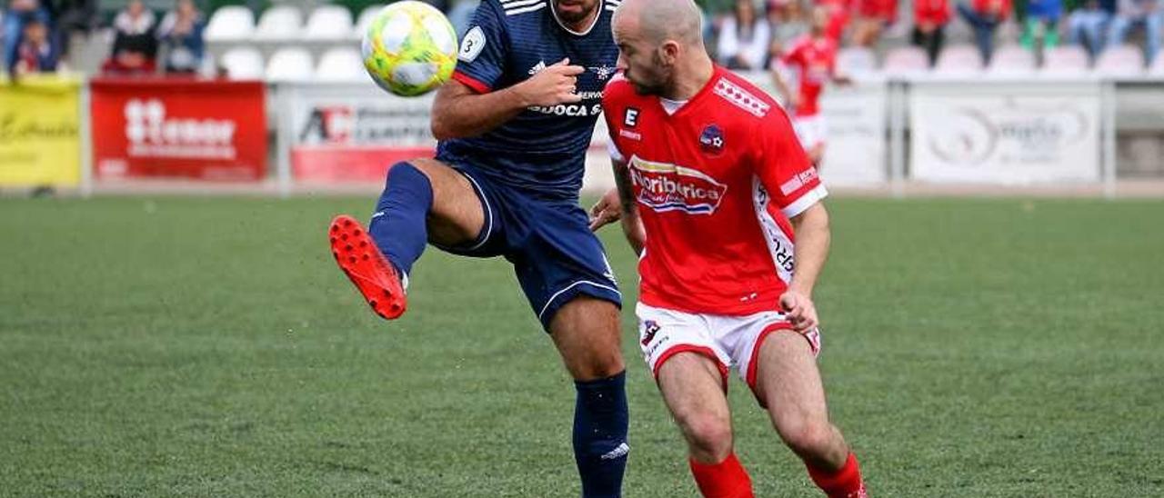 El central Agujetas fue el autor del gol de la victoria en A Estrada. // Bernabé/J. Carlos Asorey